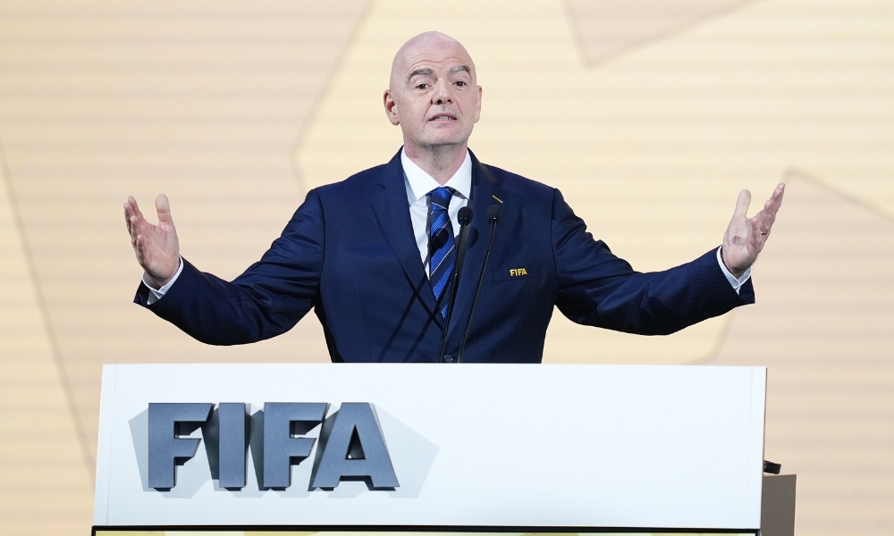 中场球员凭 中场球员凭