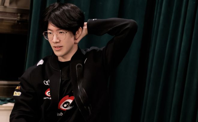 晓在对战世 晓在对战世